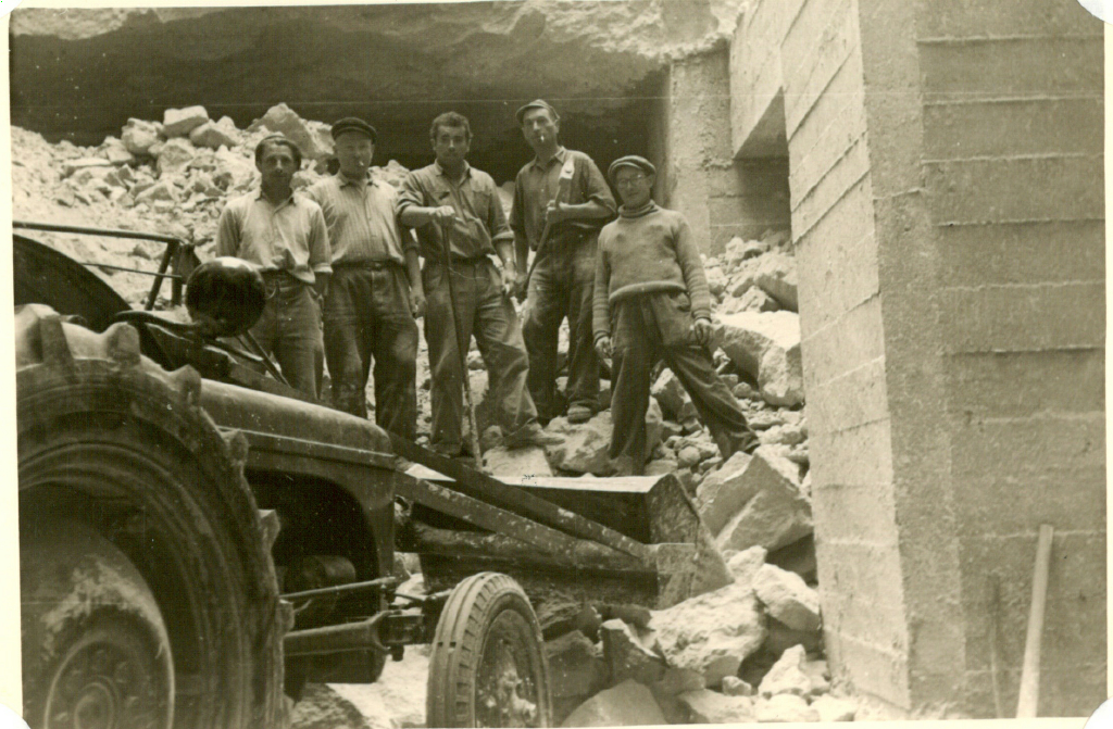 1957 - La cave prend racine dans le tuffeau